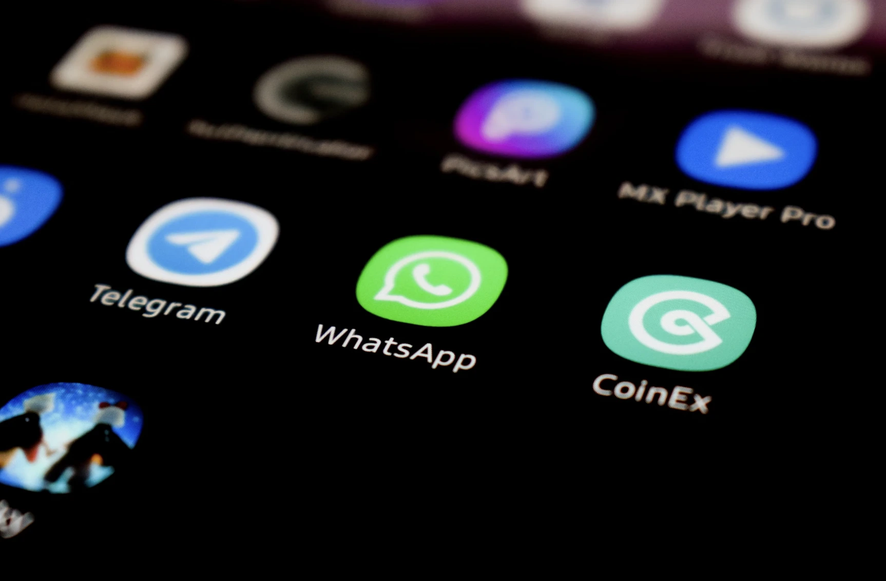 El Malware PixPirate Engaña a los Usuarios a través de WhatsApp para Robar Datos Financieros