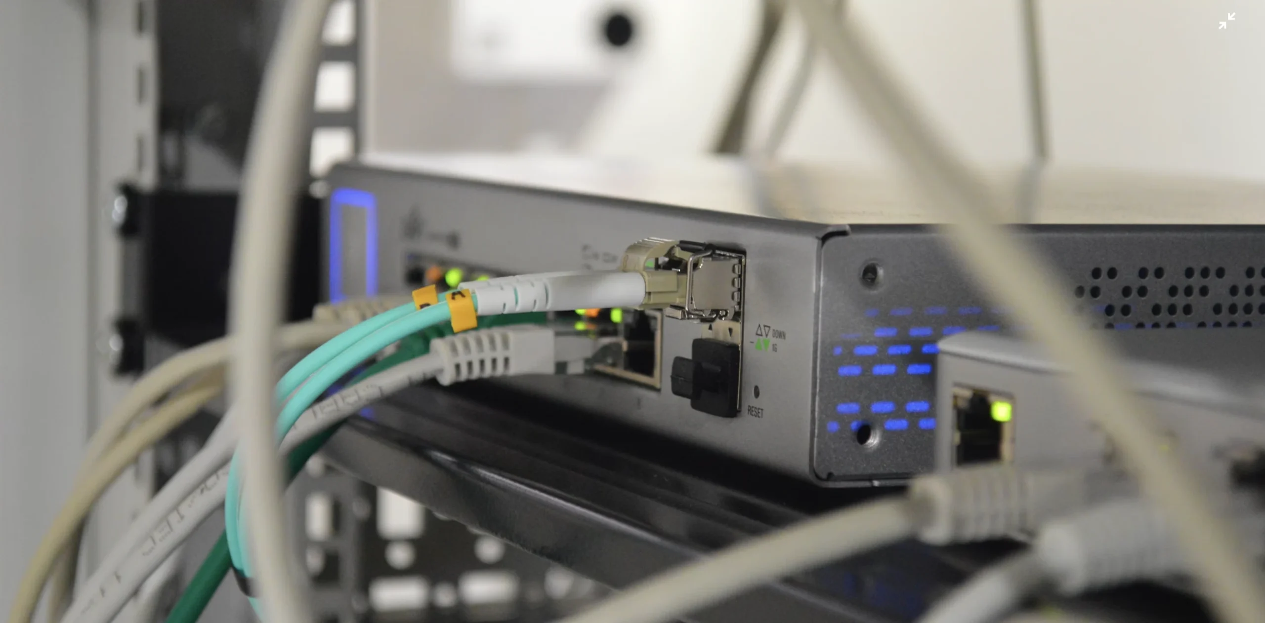 Los Hackers Explotan Vulnerabilidad En 15,000 Routers Industriales a Nivel Mundial