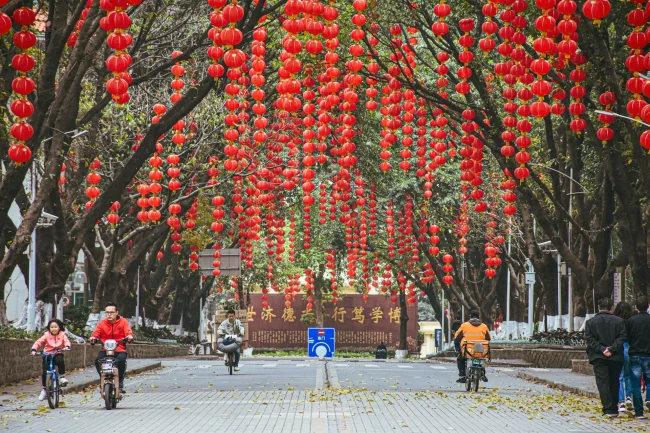 Las principales universidades de China impulsan el desarrollo de talento en IA con un aumento en la matr&iacute;cula