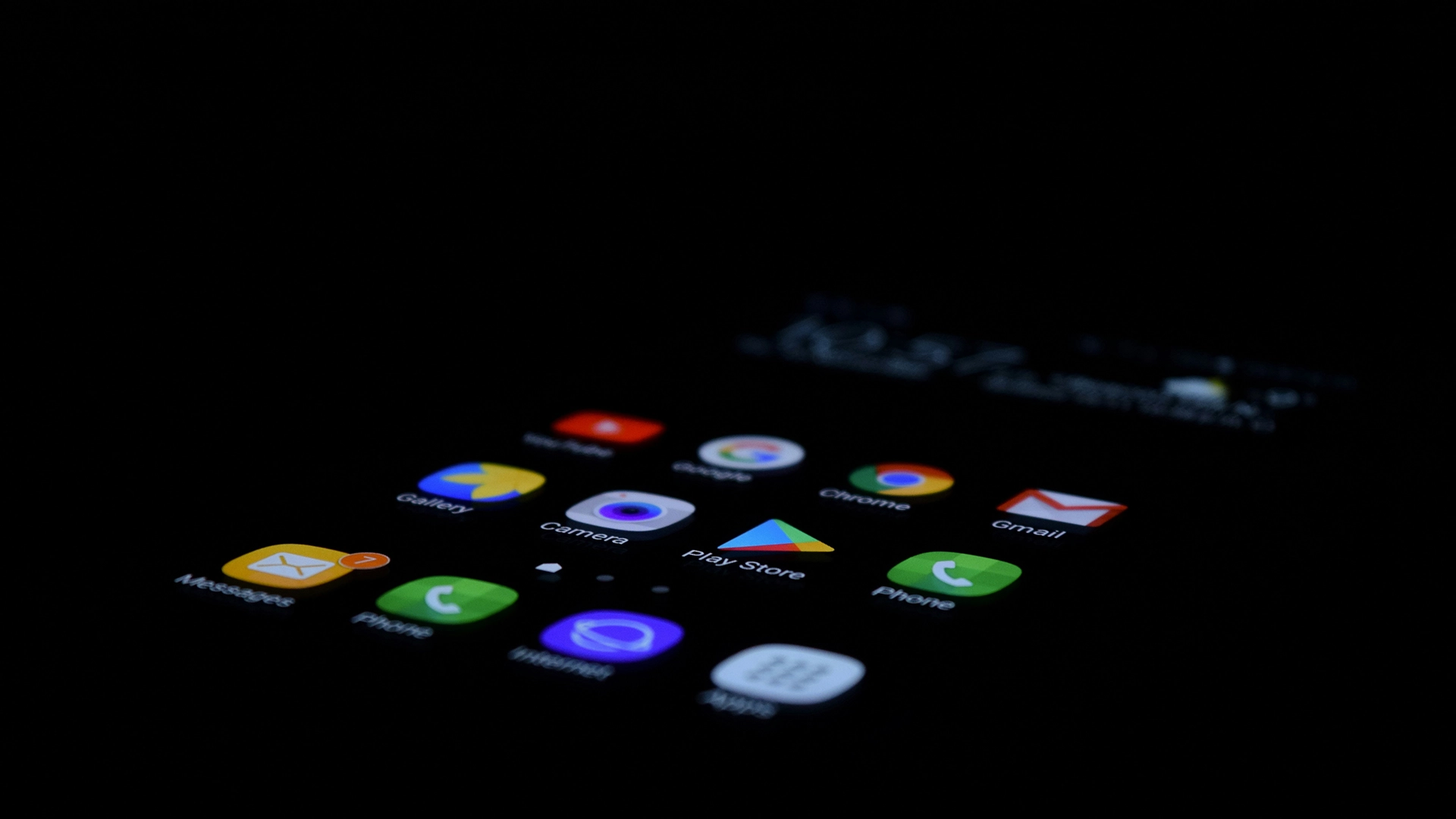 Masiva Campaña de Fraude Publicitario Móvil Oculta en las Aplicaciones de Google Play